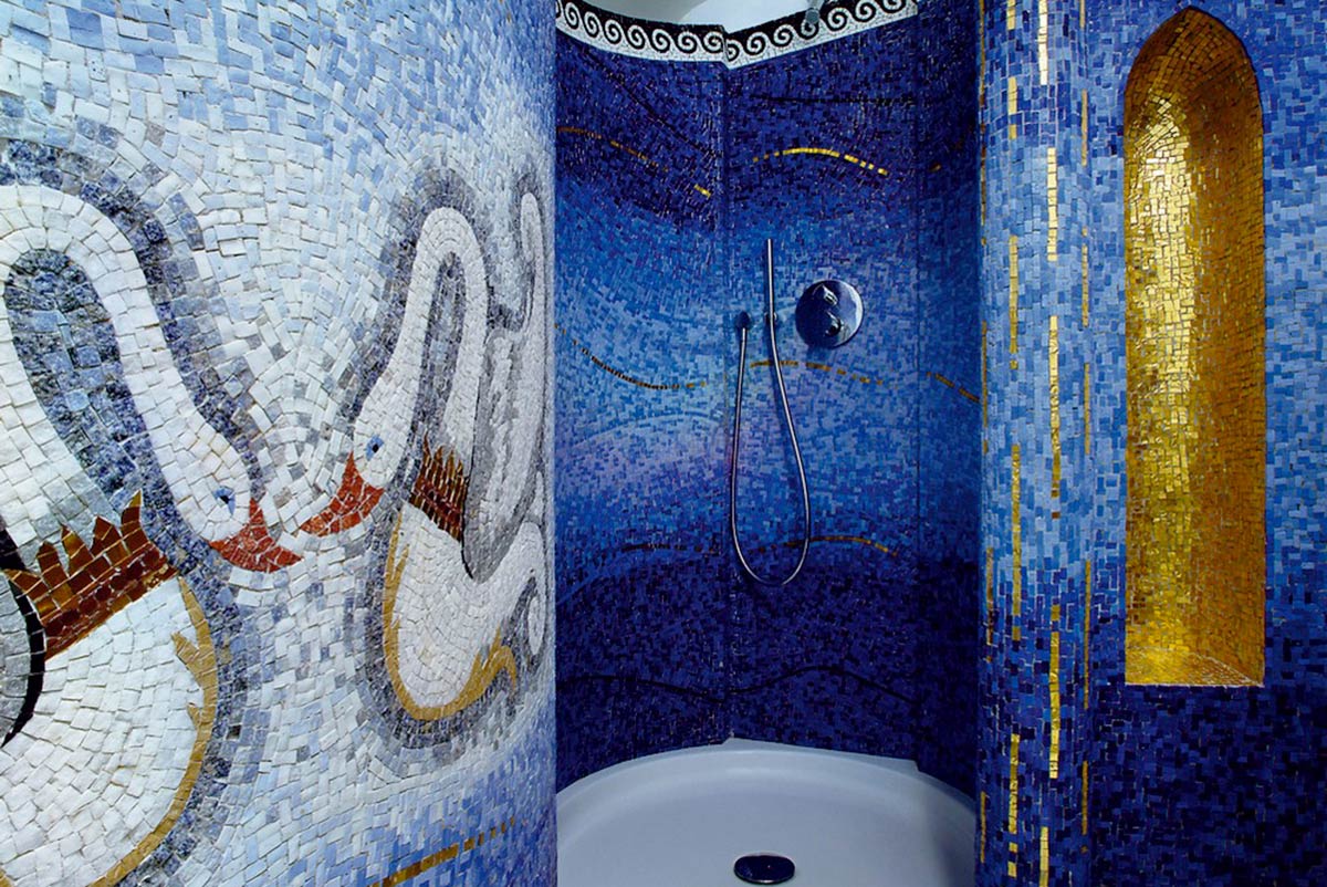 Rivestimento doccia in mosaico